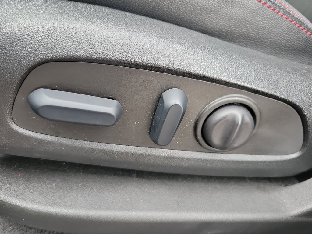 Certified 2023 Chevrolet Equinox RS FWD image 6