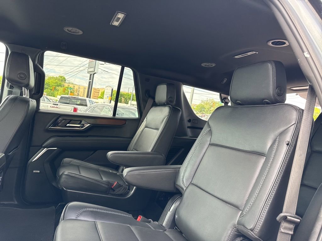 Used 2025 GMC Yukon Denali AWD/4WD image 26