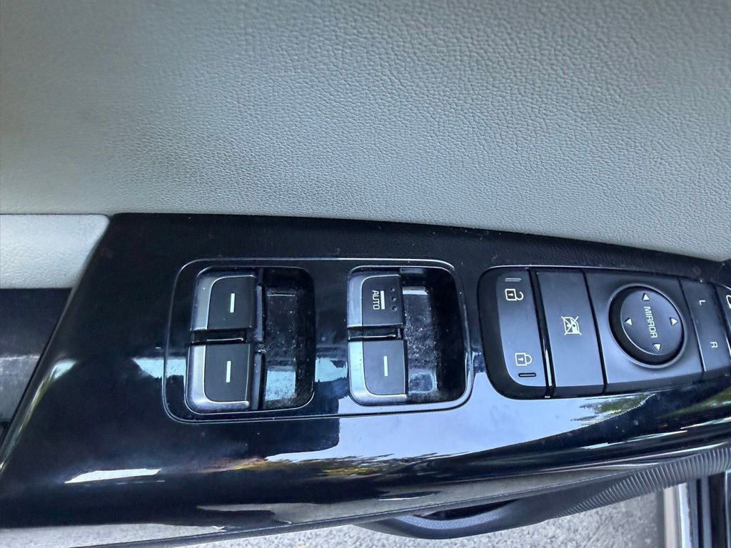 Used 2019 Kia Sportage EX w/ EX Sport Appearance Package AWD/4WD image 11
