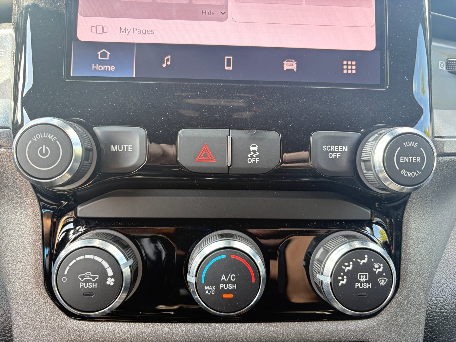 New 2026 RAM 3500 Tradesman AWD/4WD image 17