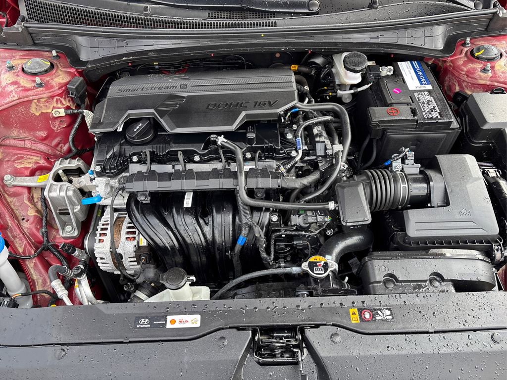 Certified 2025 Hyundai Elantra Sport image 13