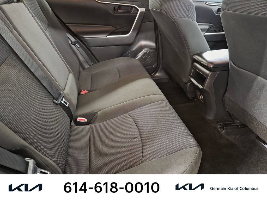 Used 2021 Toyota RAV4 LE AWD/4WD image 20