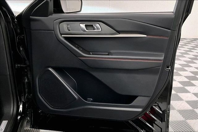 Used 2025 Ford Explorer ST-Line image 19