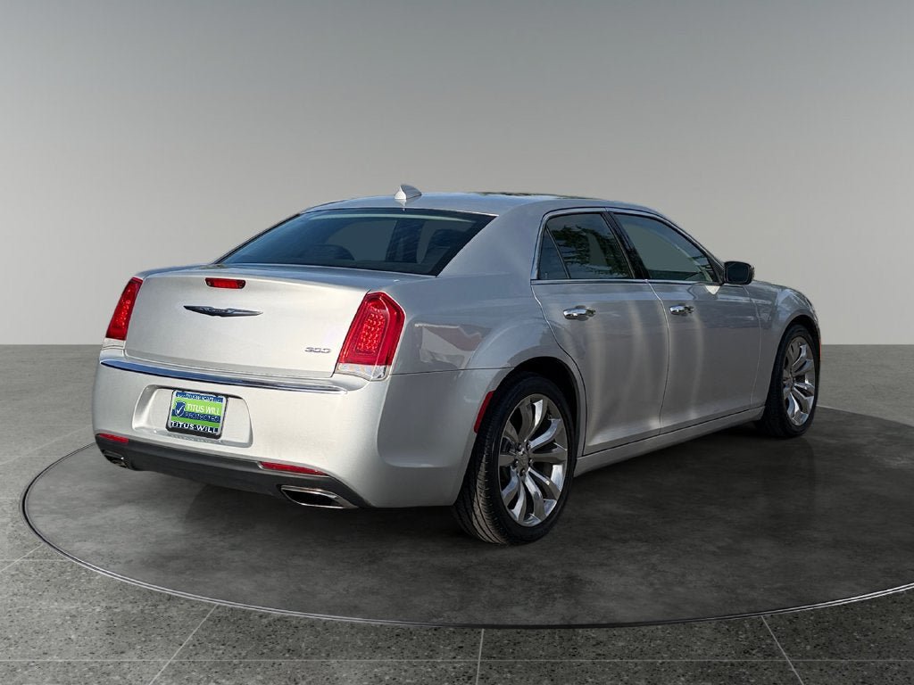 Used 2020 Chrysler 300 Limited RWD image 10