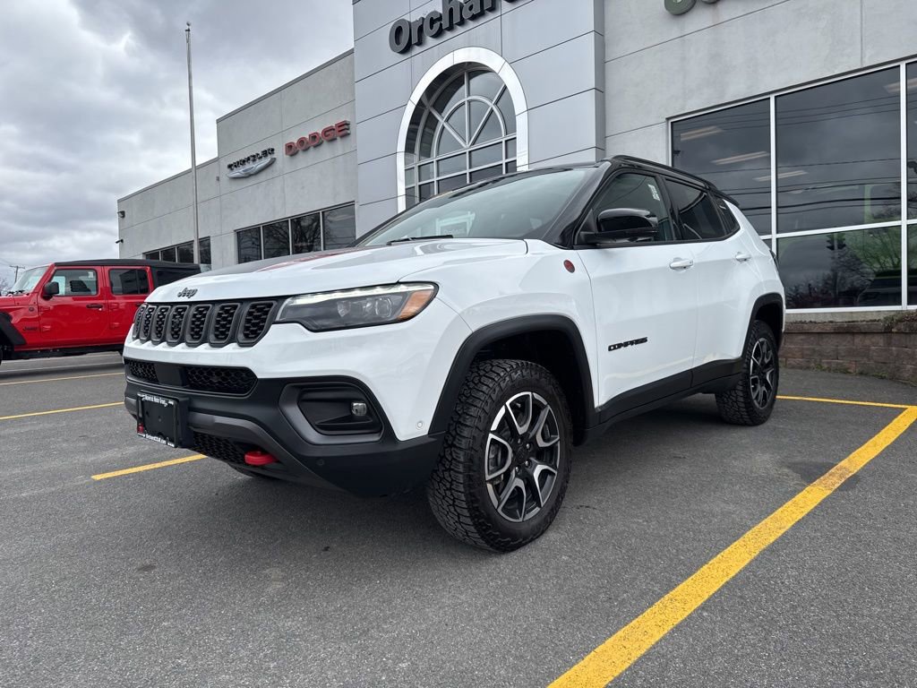 Used 2024 Jeep Compass Trailhawk w/ Trailhawk Elite Group AWD/4WD image 7