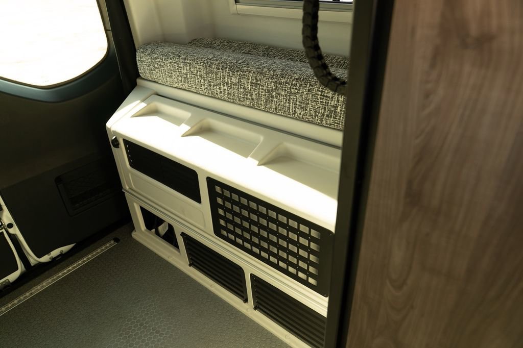 Used 2023 Mercedes-Benz Sprinter 2500 image 56