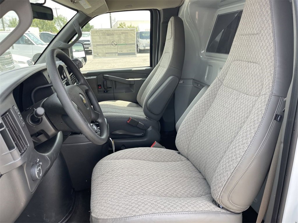 New 2025 Chevrolet Express 2500 w/ Driver Convenience Package image 7