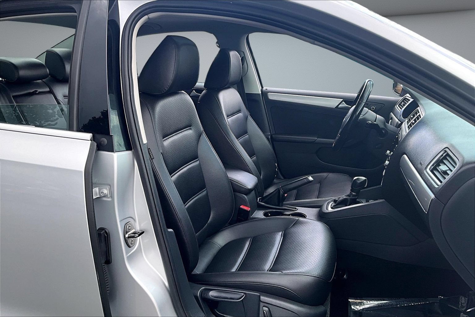 Used 2014 Volkswagen Jetta SE FWD image 27