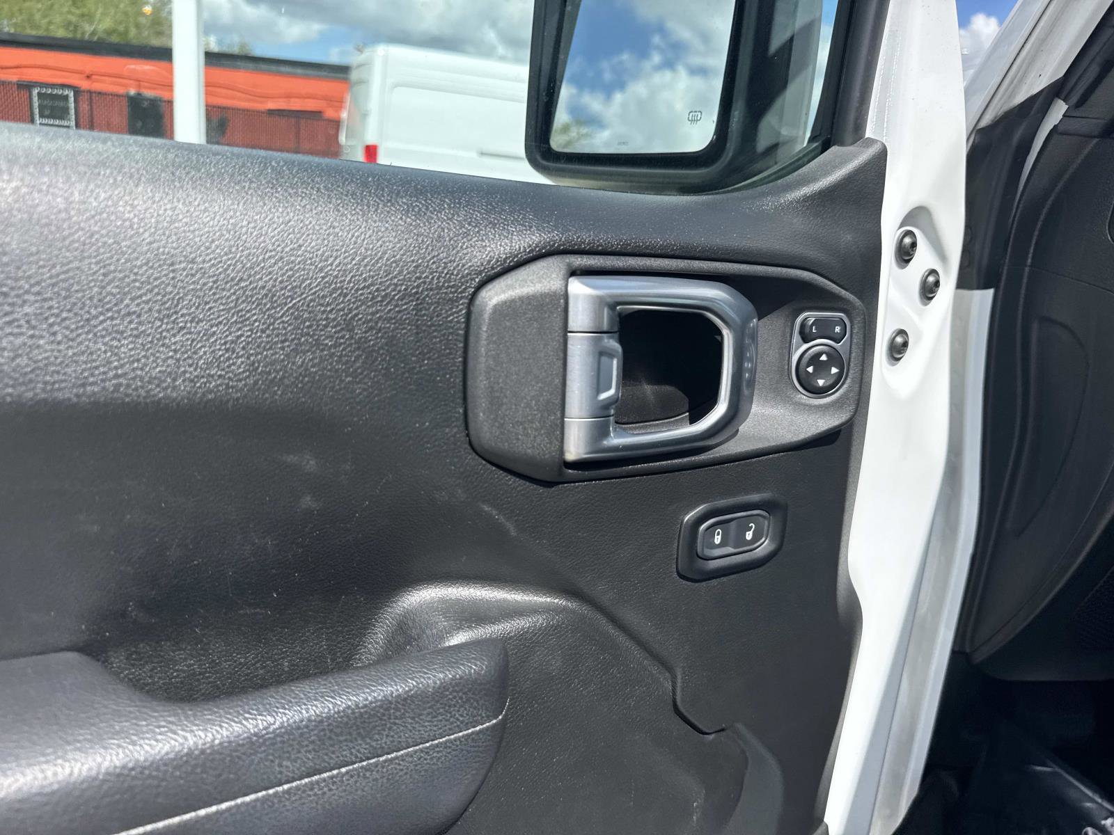 Used 2022 Jeep Wrangler Willys image 12