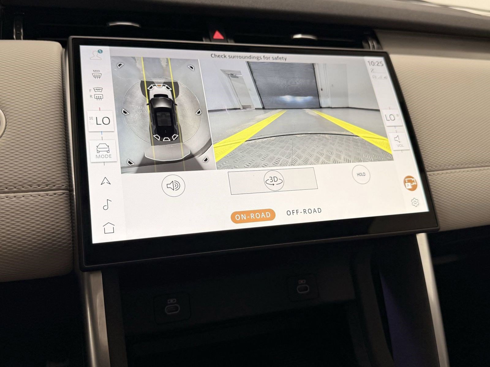 Used 2025 Land Rover Discovery Sport Dynamic SE image 26