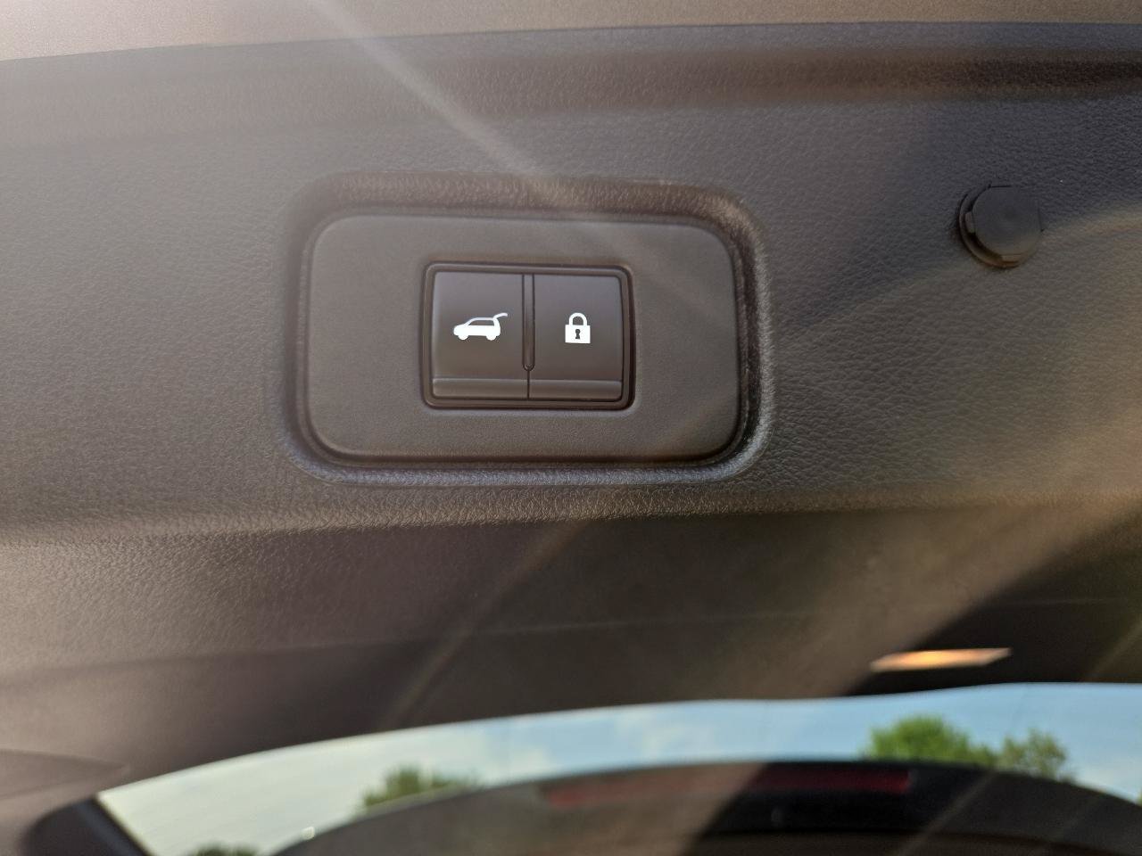 Used 2025 Nissan Pathfinder Rock Creek AWD/4WD image 11