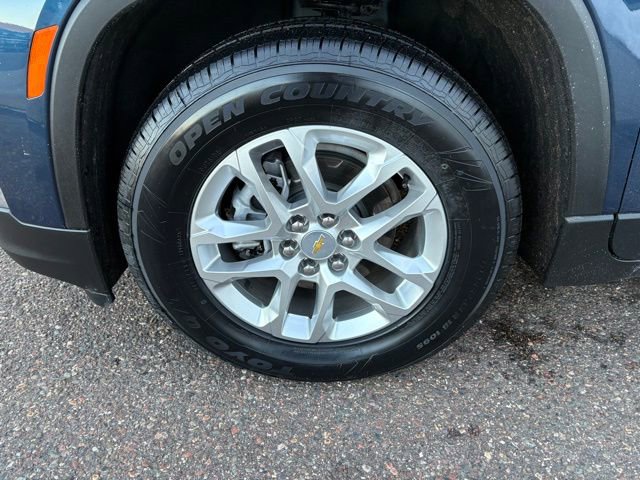 Used 2023 Chevrolet Traverse LS w/ Safety Package image 8