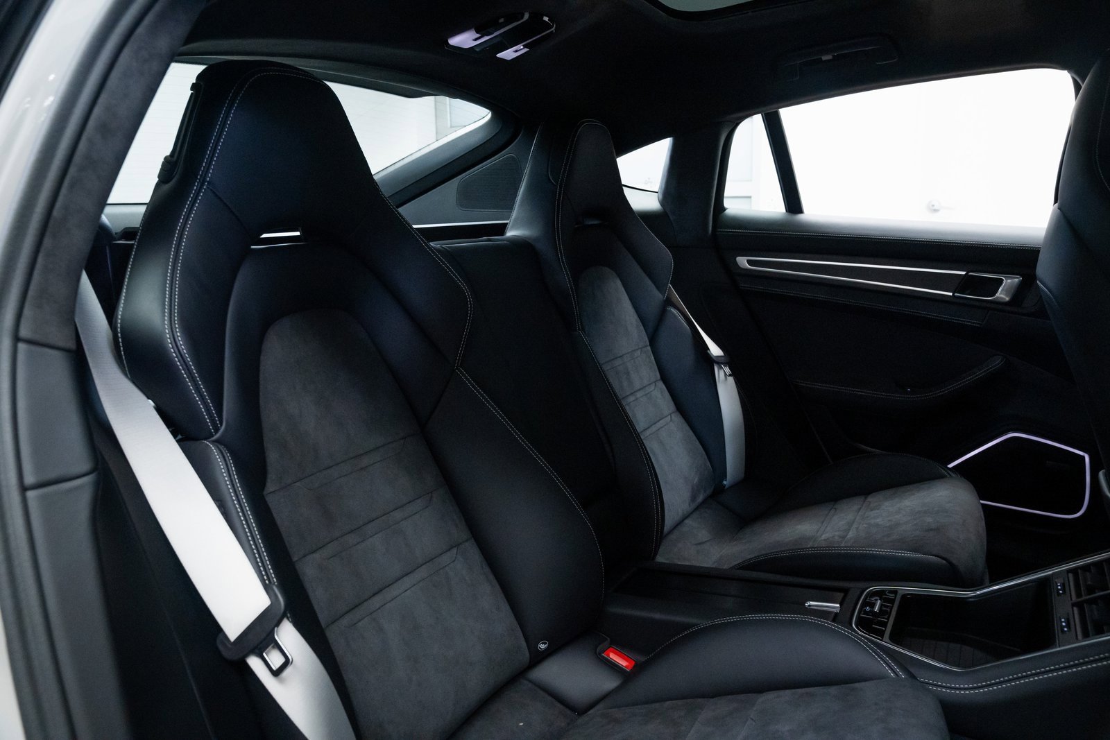 Used 2023 Porsche Panamera GTS image 23