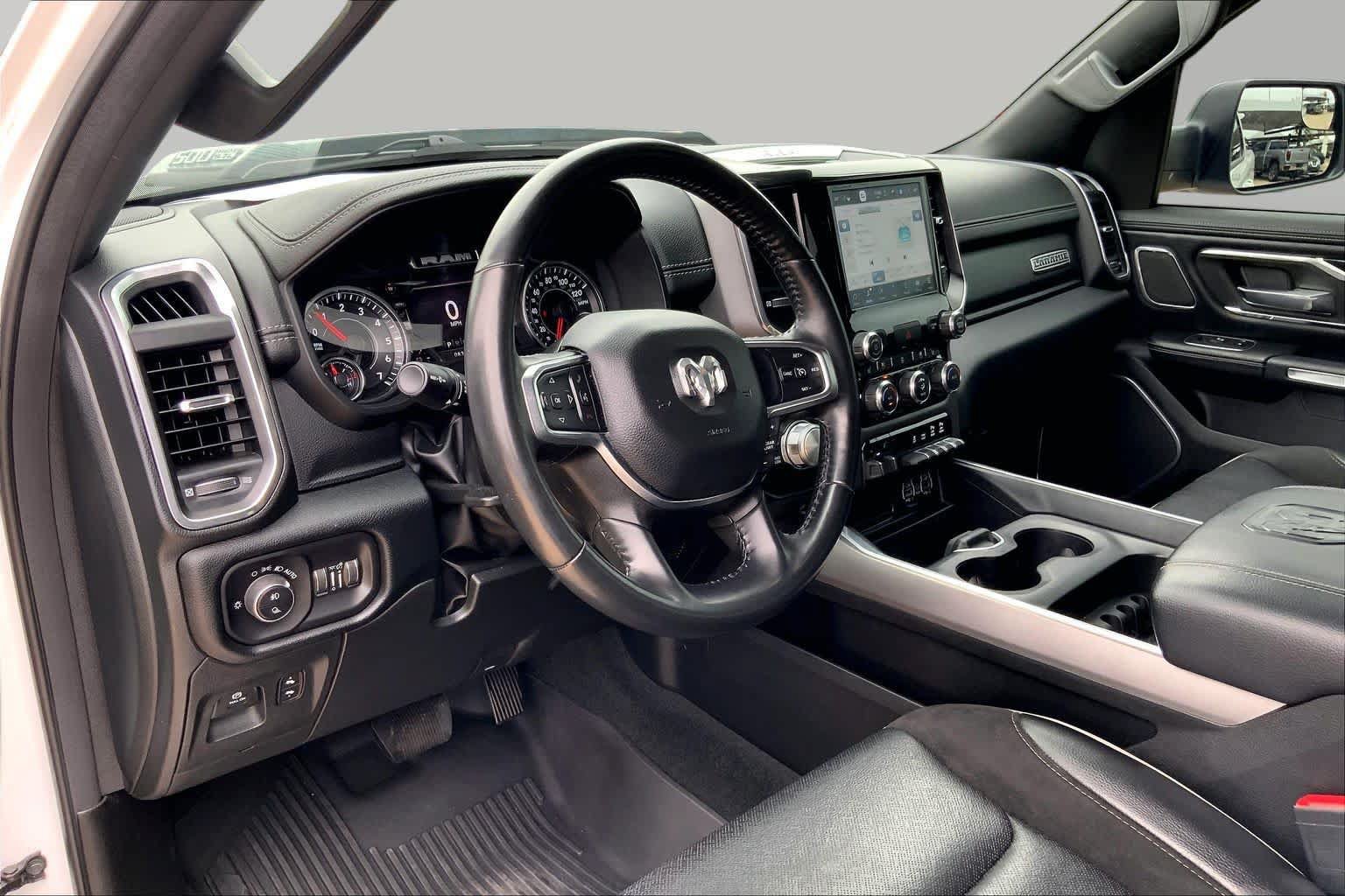 Used 2022 RAM 1500 Laramie AWD/4WD image 17