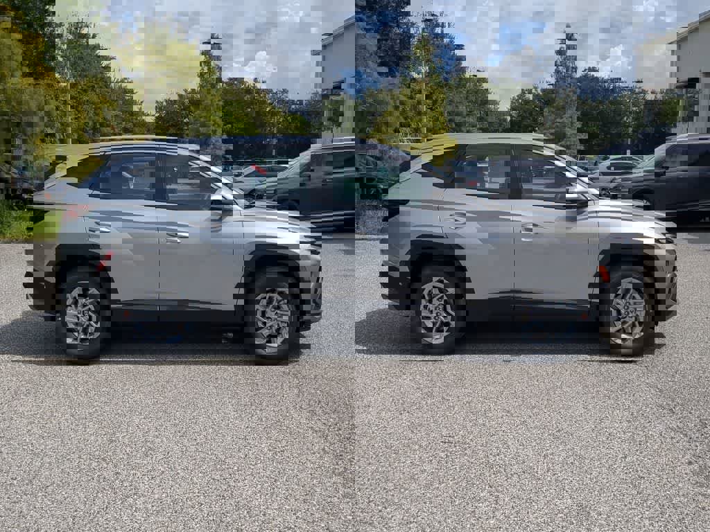 New 2026 Hyundai Tucson SE image 8
