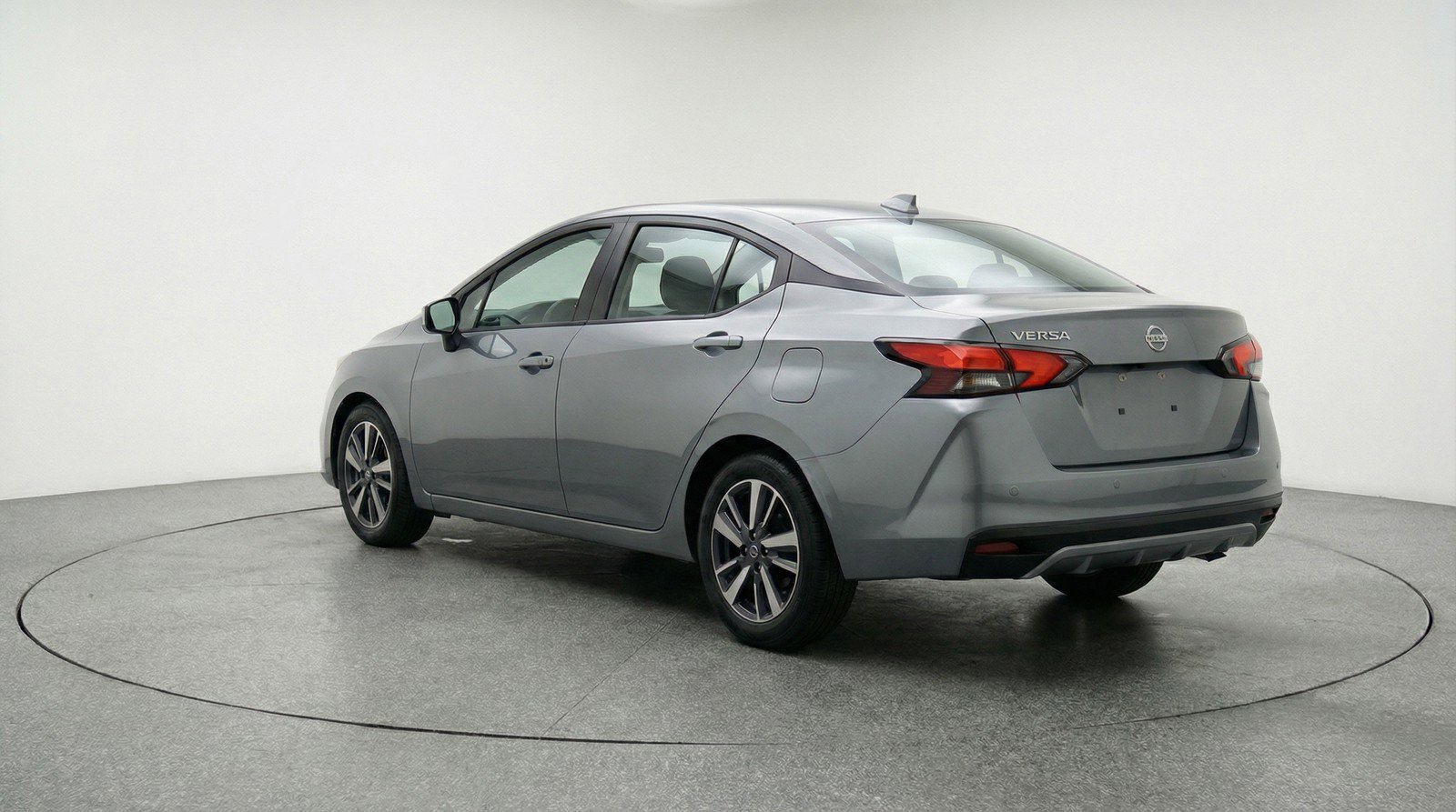 Used 2025 Nissan Versa SV image 6