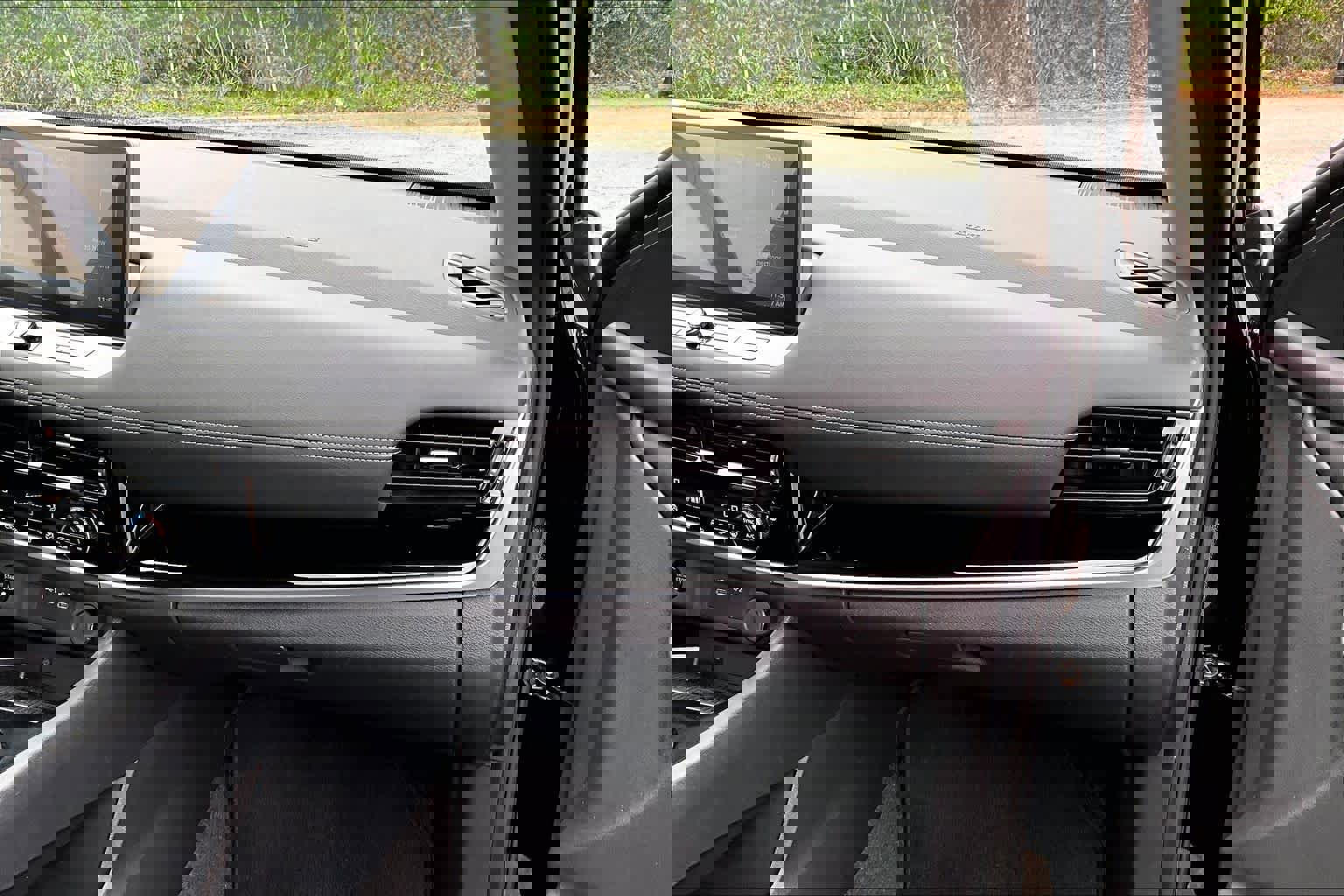 Used 2026 Nissan Rogue SL AWD/4WD image 19