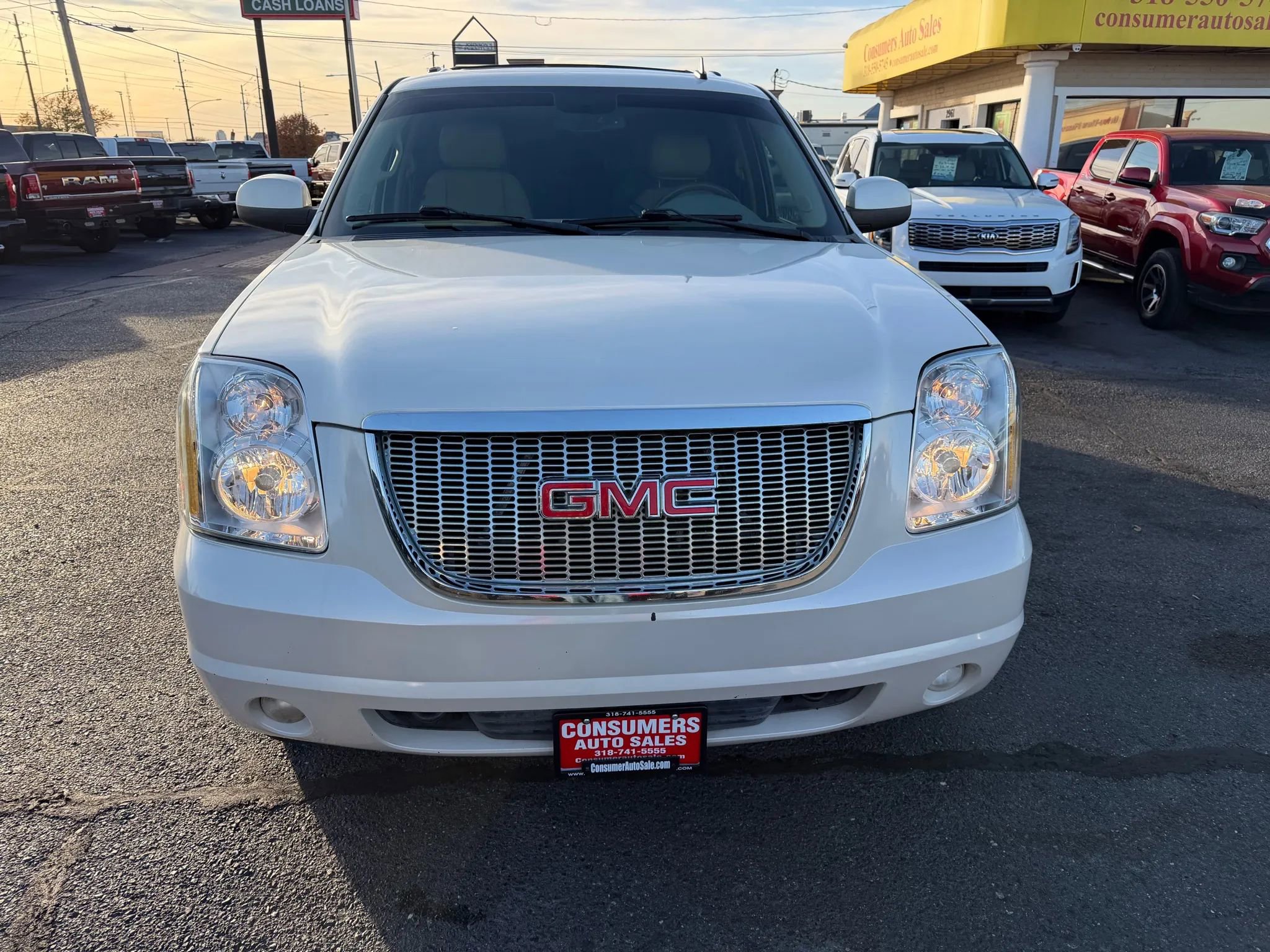 Used 2012 GMC Yukon XL SLT image 24
