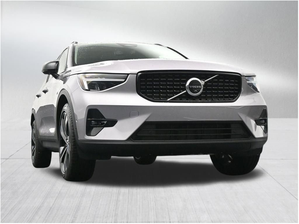 New 2026 Volvo XC40 B5 Plus AWD/4WD image 28