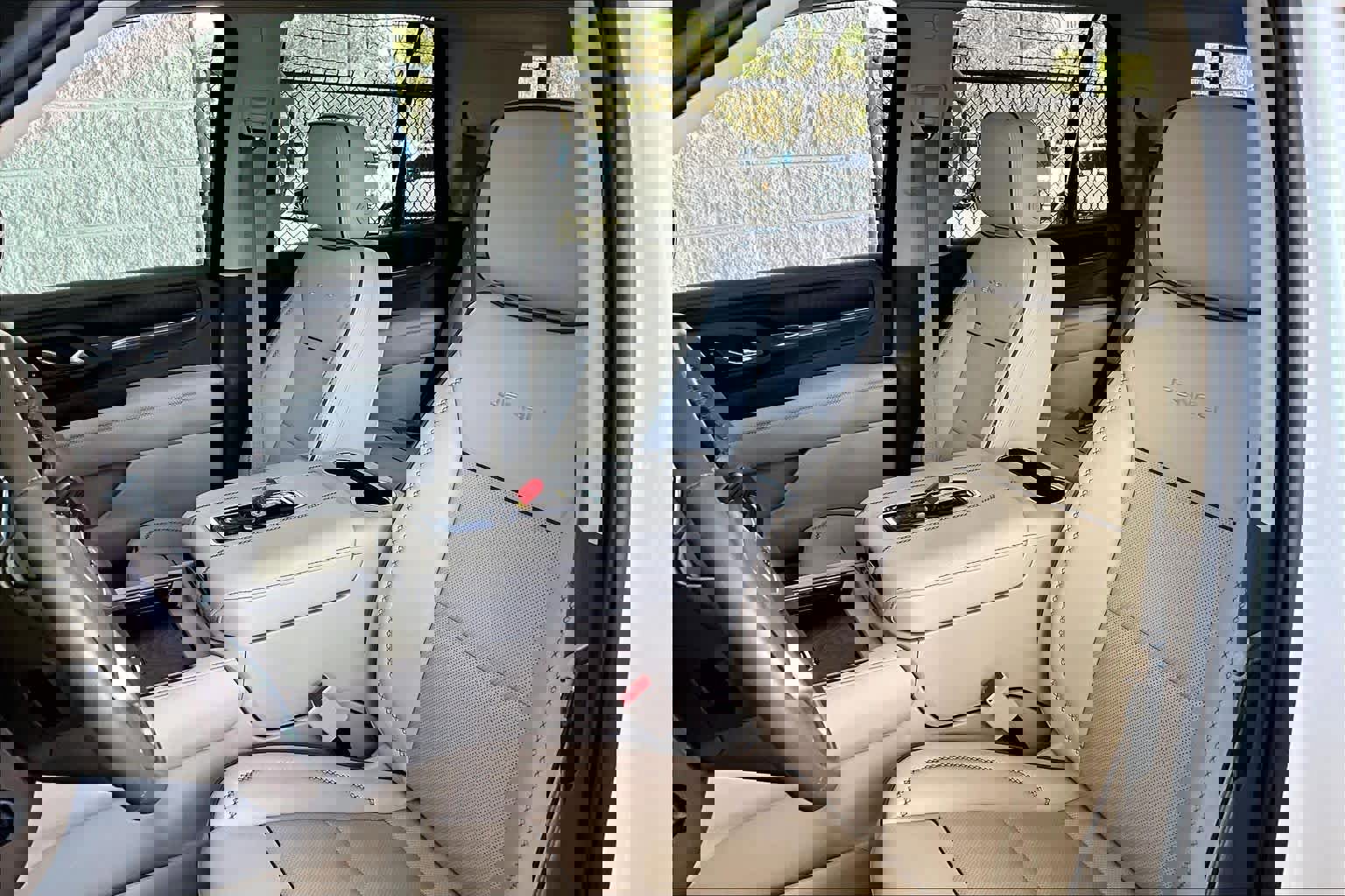 Used 2024 GMC Yukon Denali image 7