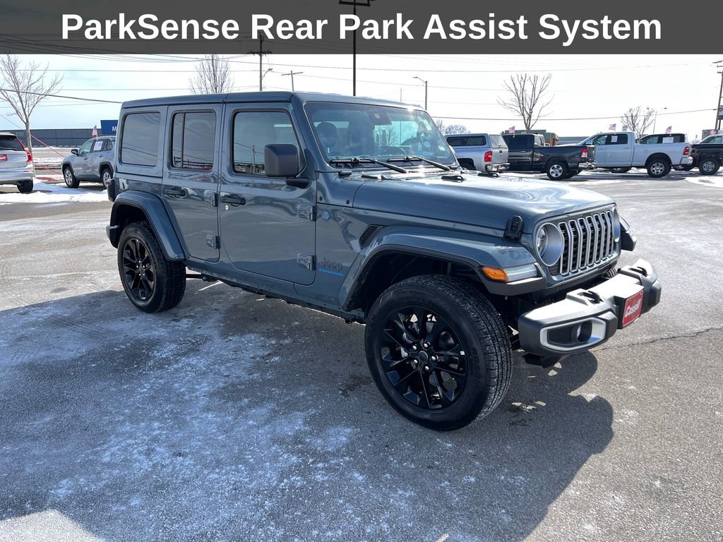 Used 2025 Jeep Wrangler Unlimited Sahara w/ Safety Group image 9