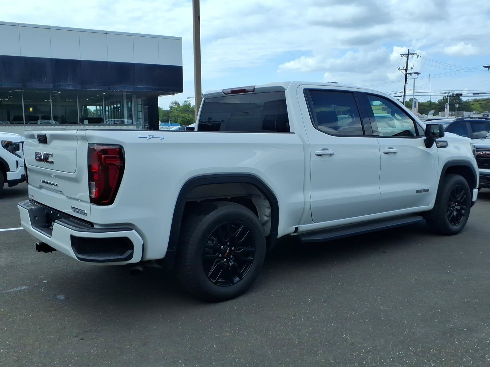 Certified 2023 GMC Sierra 1500 Elevation AWD/4WD image 4