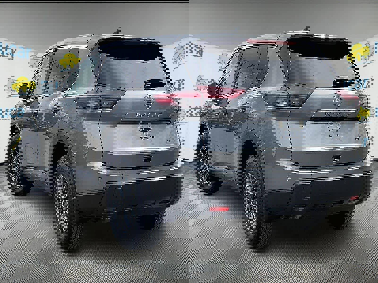 Used 2025 Nissan Rogue S image 4