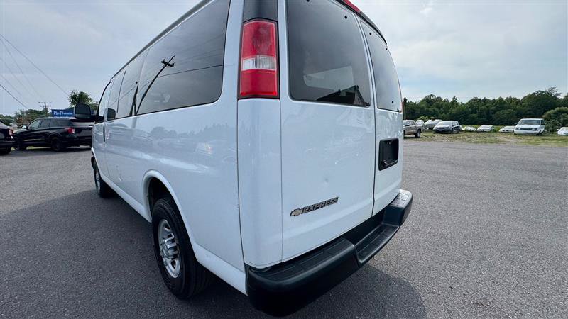 Used 2017 Chevrolet Express 2500 LS RWD image 17