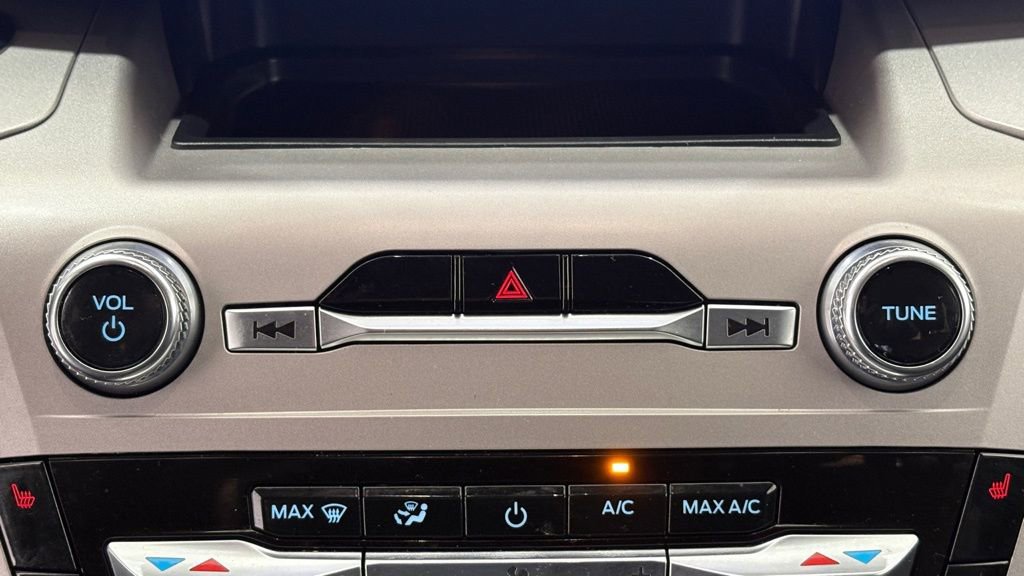 Used 2023 Ford Explorer XLT w/ Equipment Group 202A image 34