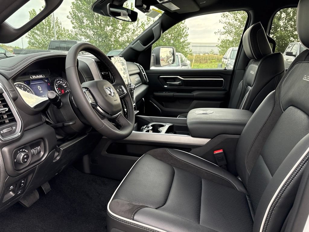 New 2027 RAM 1500 Laramie w/ Night Edition AWD/4WD image 10