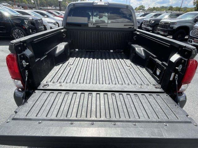 Used 2019 Toyota Tacoma TRD Sport AWD/4WD image 11
