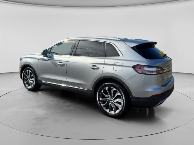 Used 2023 Lincoln Nautilus Reserve AWD/4WD image 3