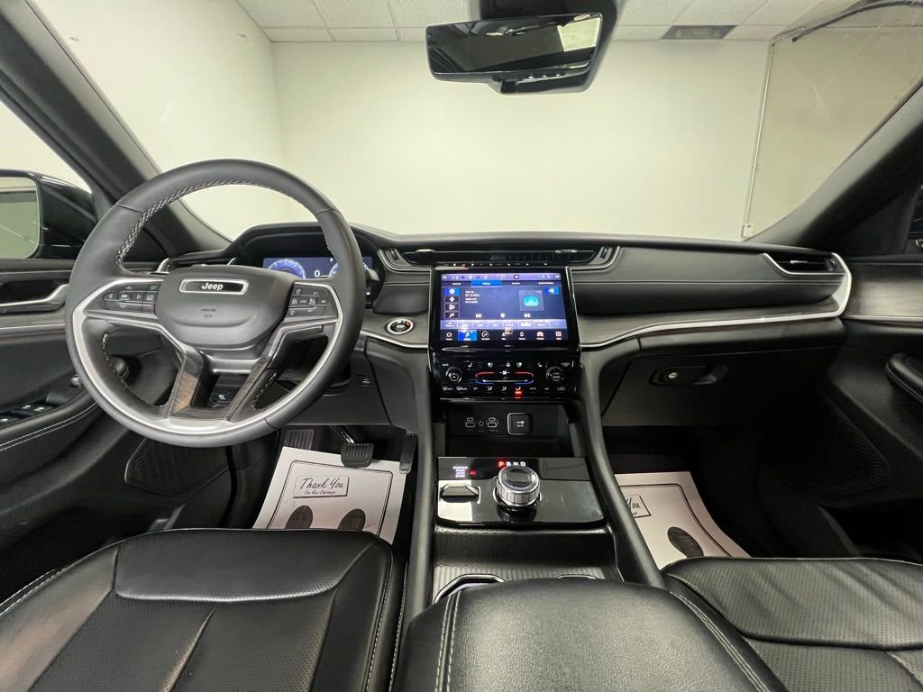 Used 2024 Jeep Grand Cherokee L Limited w/ Luxury Tech Group II AWD/4WD image 12