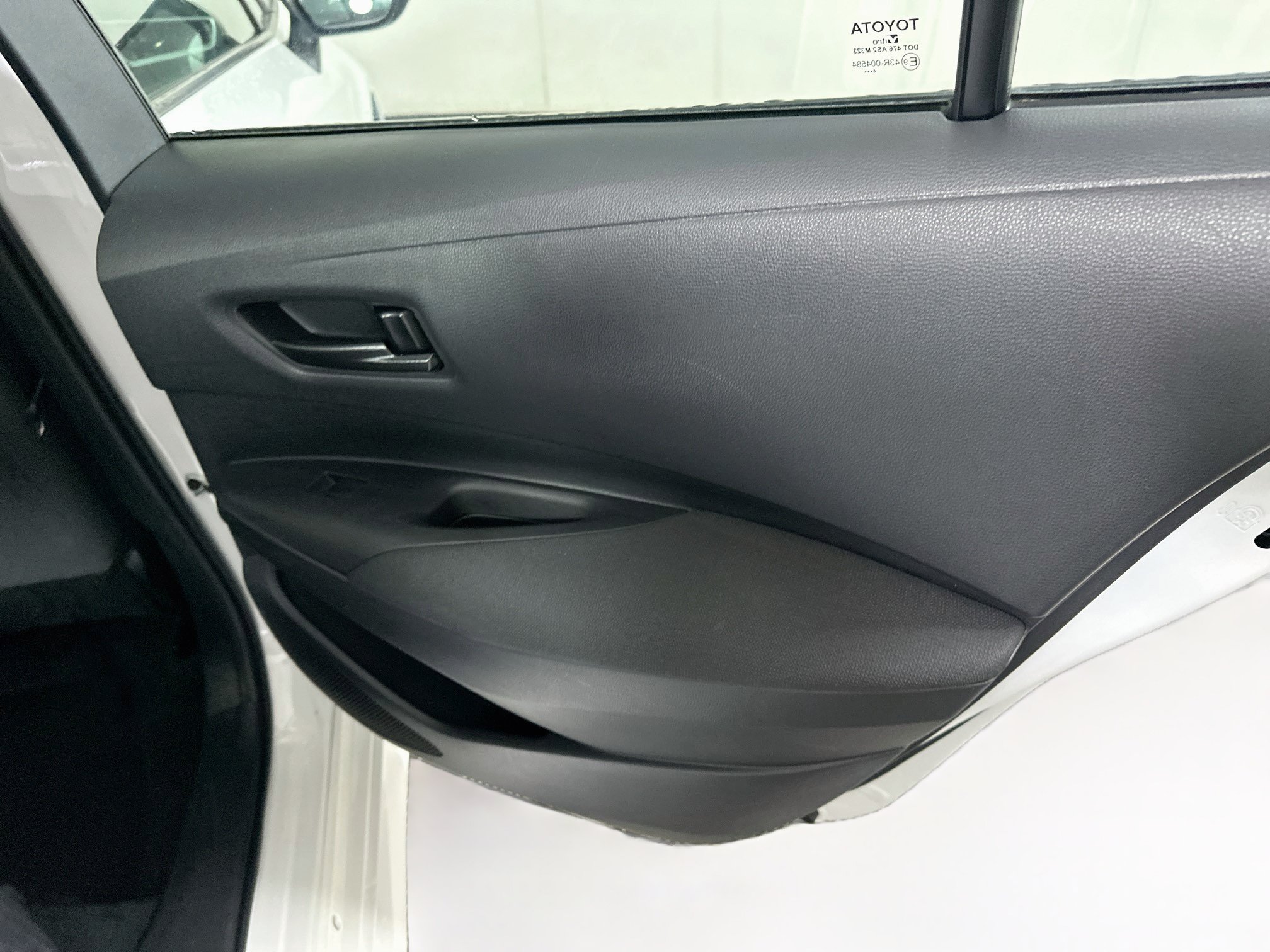 Used 2025 Toyota Corolla LE FWD image 29