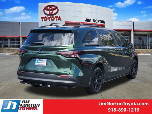 Used 2025 Toyota Sienna XLE Woodland Edition AWD/4WD image 6
