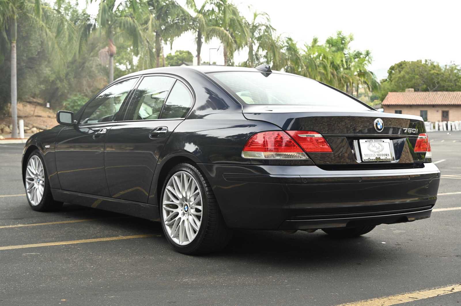Used 2007 BMW 750i RWD image 5