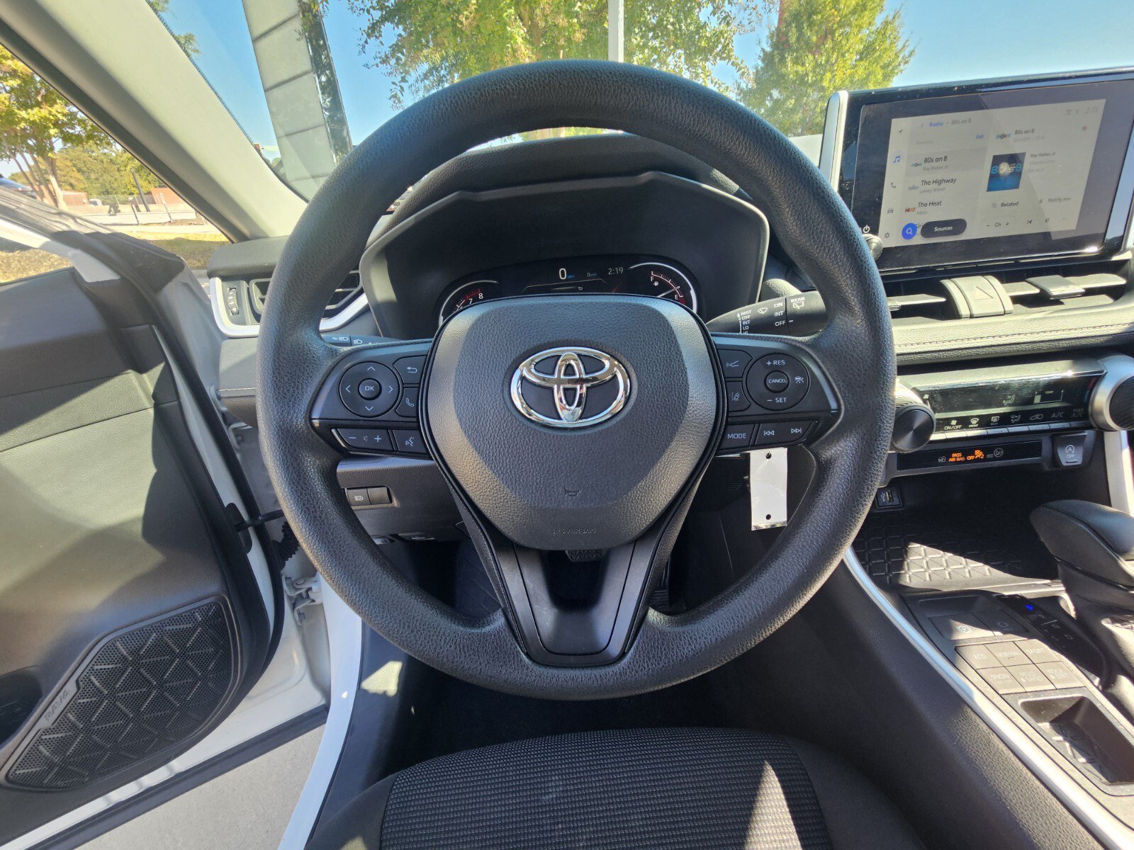 Used 2025 Toyota RAV4 LE AWD/4WD image 24