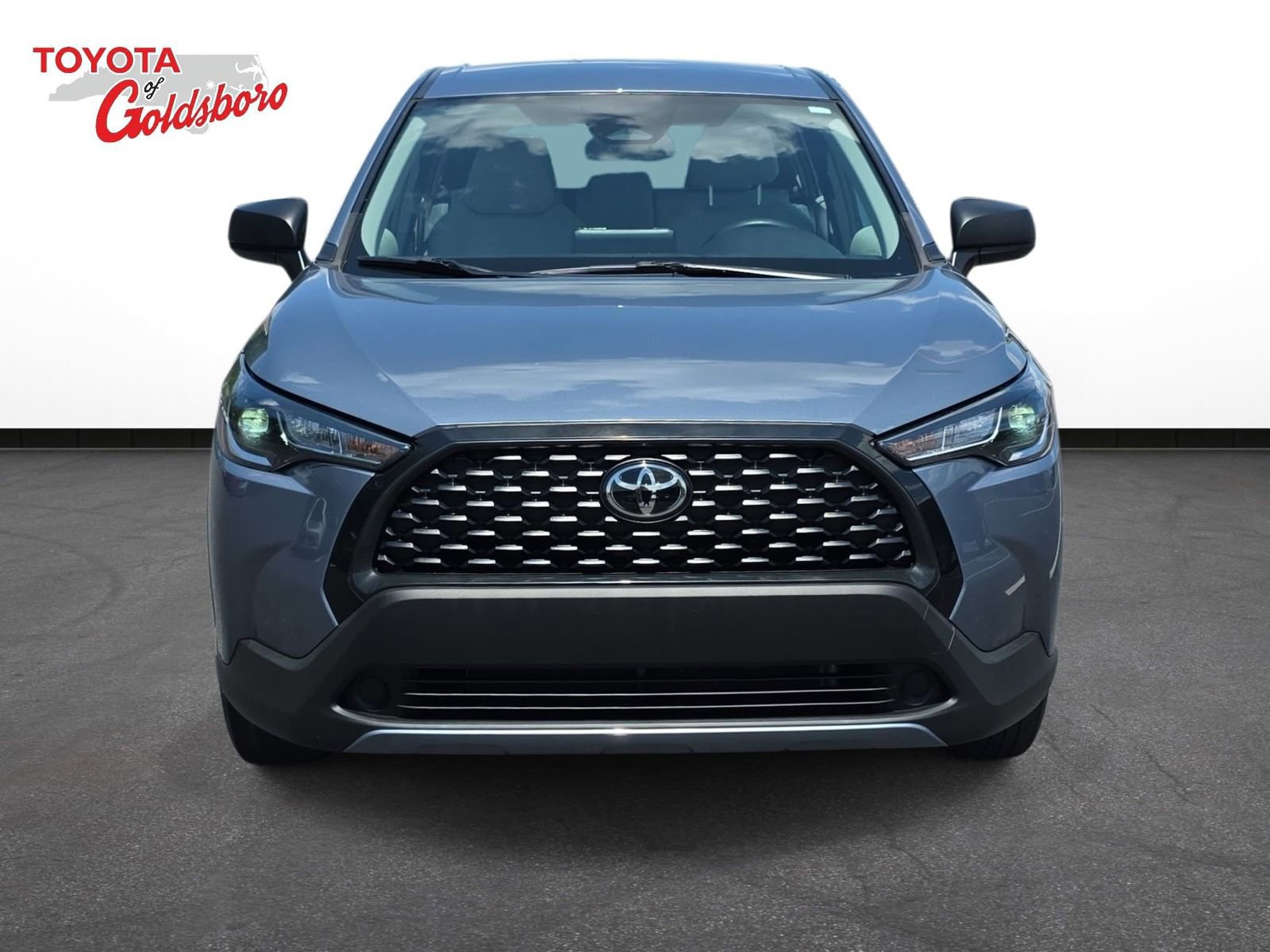 Used 2024 Toyota Corolla Cross L FWD image 2