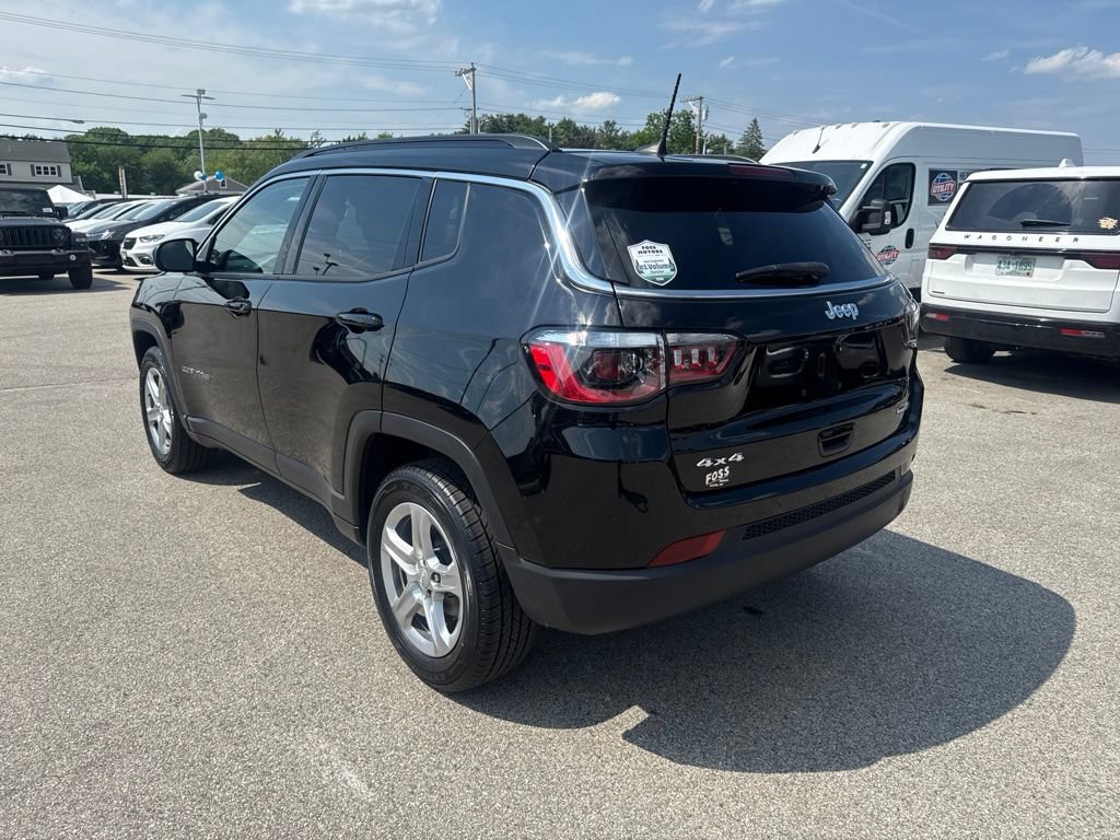 Certified 2023 Jeep Compass Latitude w/ Convenience Group AWD/4WD image 3