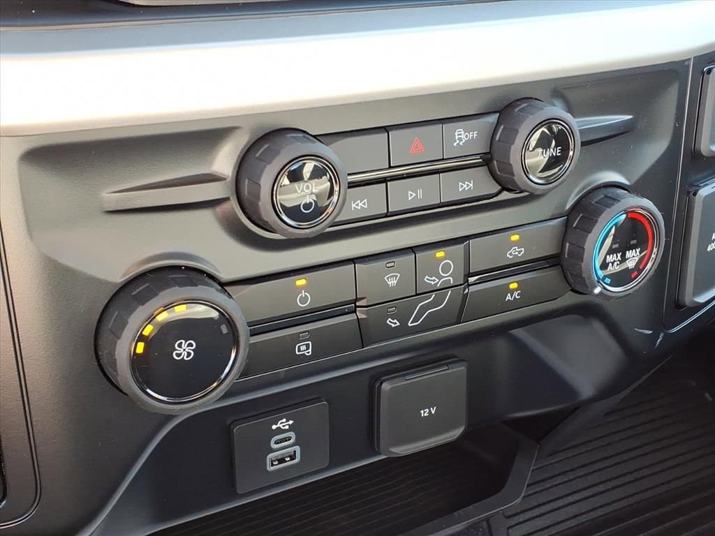New 2026 Ford F550 4x4 Regular Cab Super Duty image 10