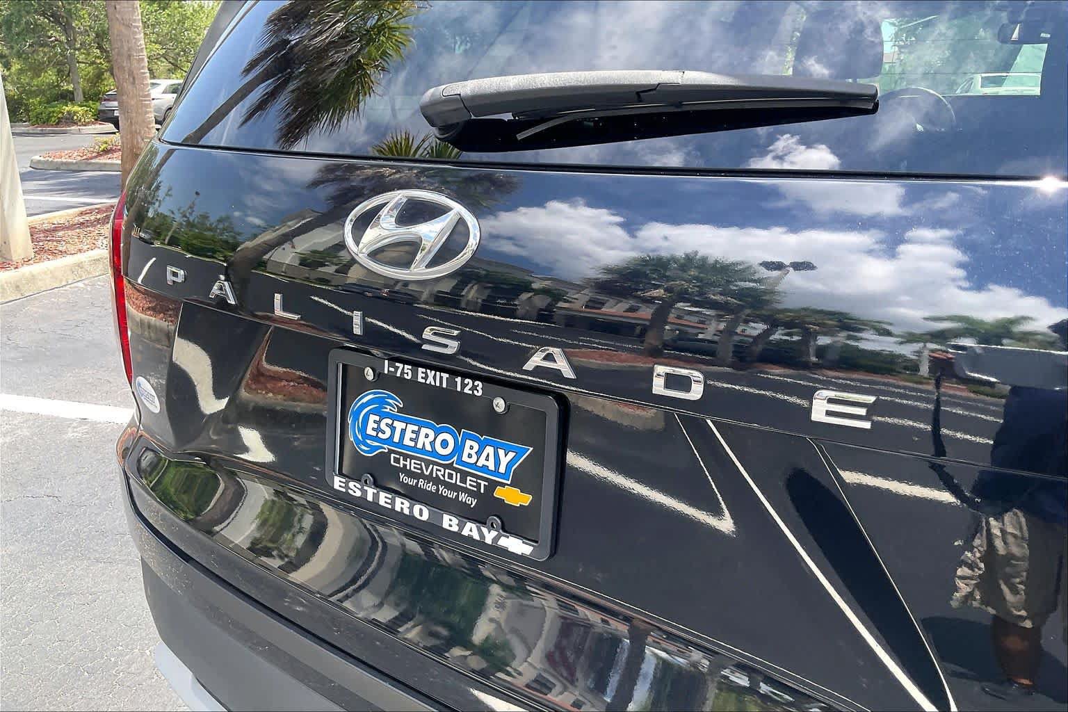 Used 2020 Hyundai Palisade SEL w/ Premium Package FWD image 9