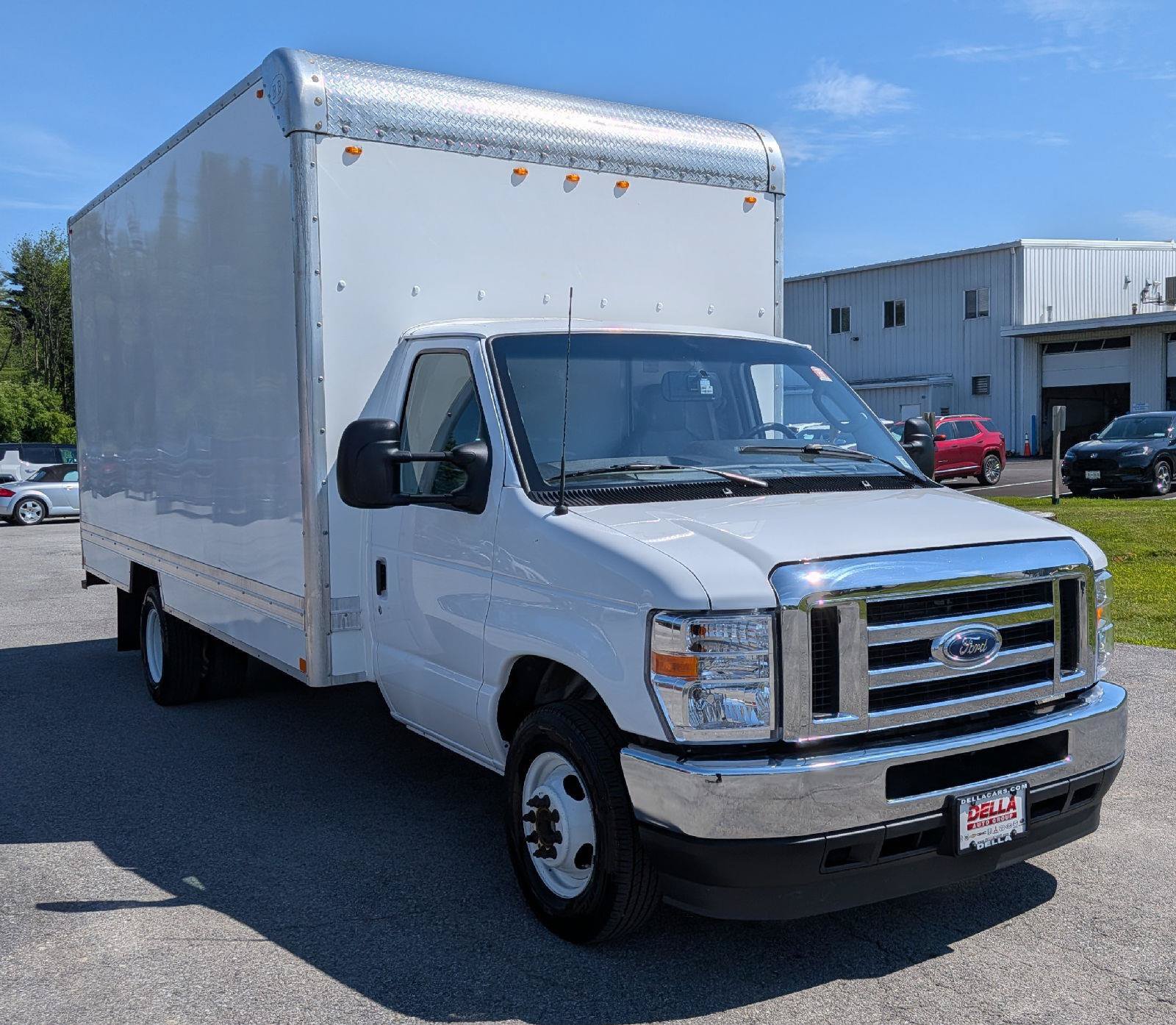 Used 2025 Ford E-350 and Econoline 350 Super Duty w/ Power Equipment Group RWD image 4
