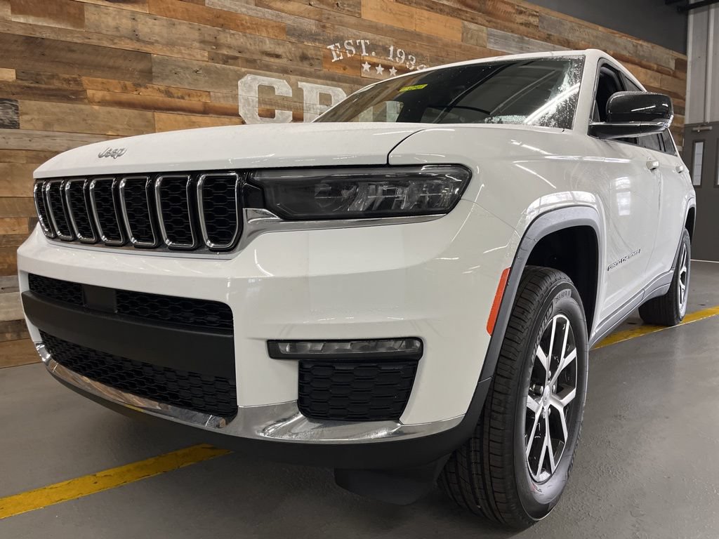 New 2025 Jeep Grand Cherokee L Limited w/ Trailer Tow Package AWD/4WD image 13