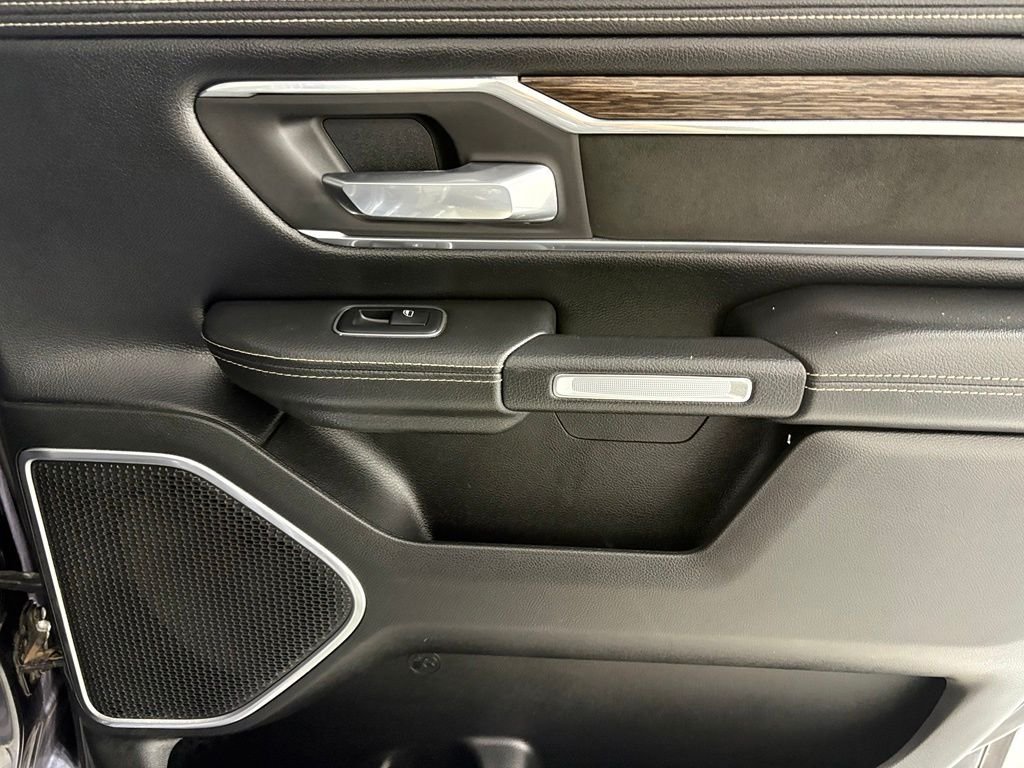 Used 2019 RAM 1500 Laramie AWD/4WD image 15