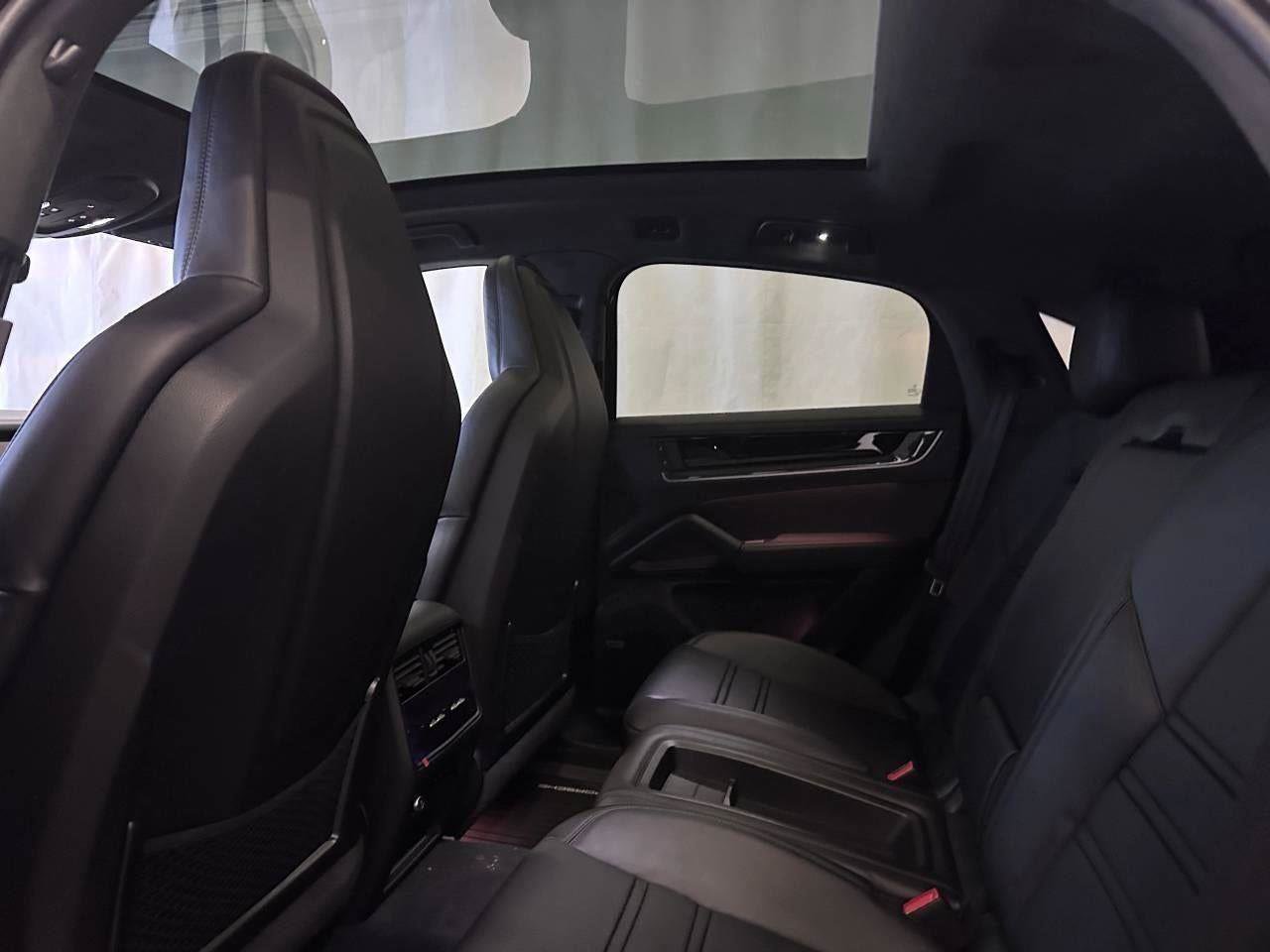 New 2025 Porsche Cayenne Turbo image 59