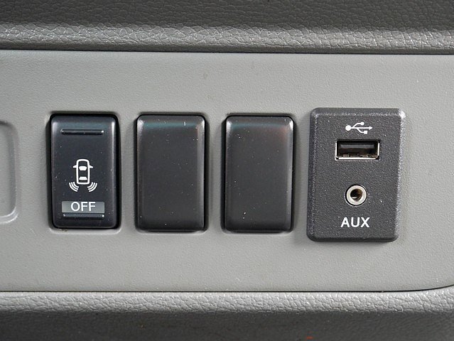 Used 2018 Nissan NV 2500 SV image 26