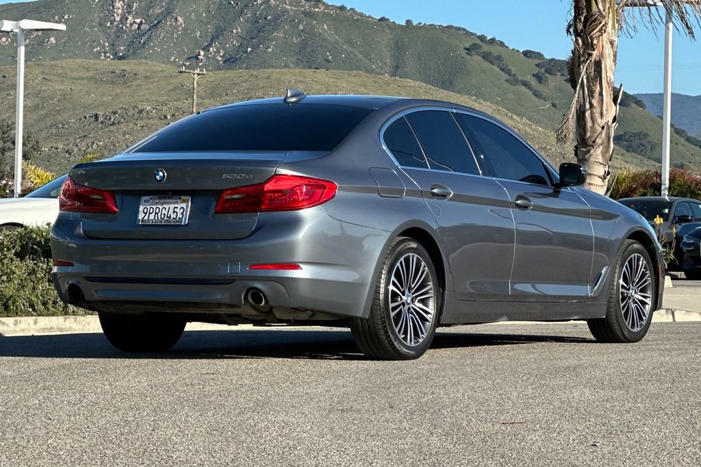Used 2020 BMW 530e w/ Convenience Package image 3
