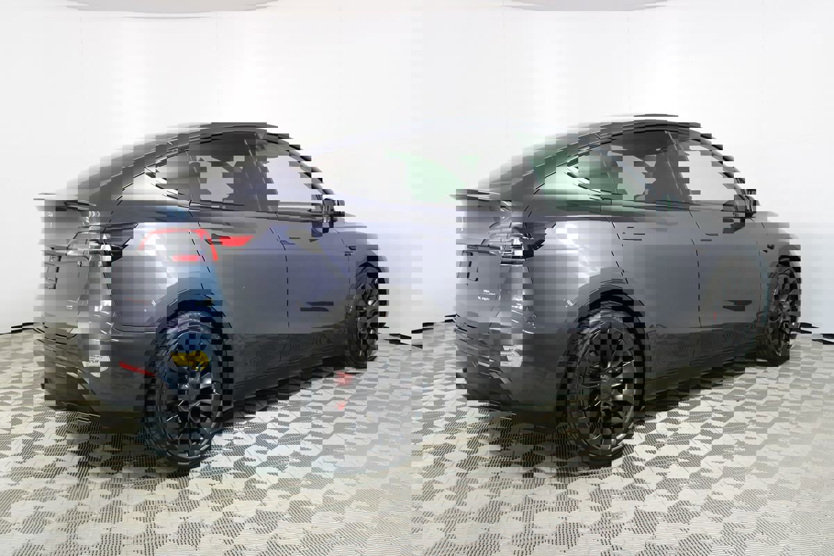 Used 2022 Tesla Model Y Performance image 31
