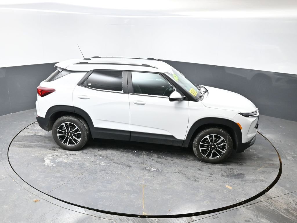 Used 2025 Chevrolet TrailBlazer LT w/ Driver Confidence Package image 36