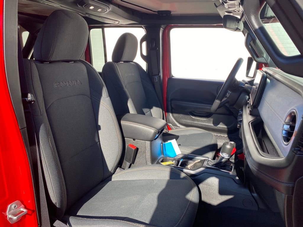 Used 2024 Jeep Wrangler Unlimited Sahara image 13